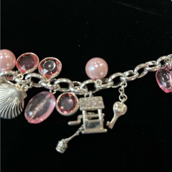Cookie Lee charm bracelet. 6 silver tone charms with pink/pearl beads and clear - Picture 3 of 7